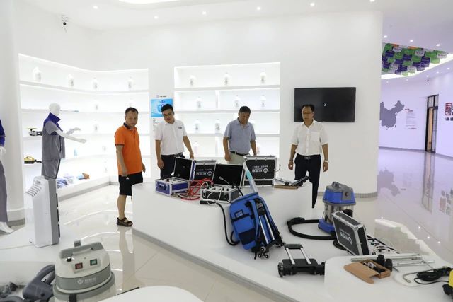 中國(guó)科學(xué)院專(zhuān)家參觀乾港集團(tuán)